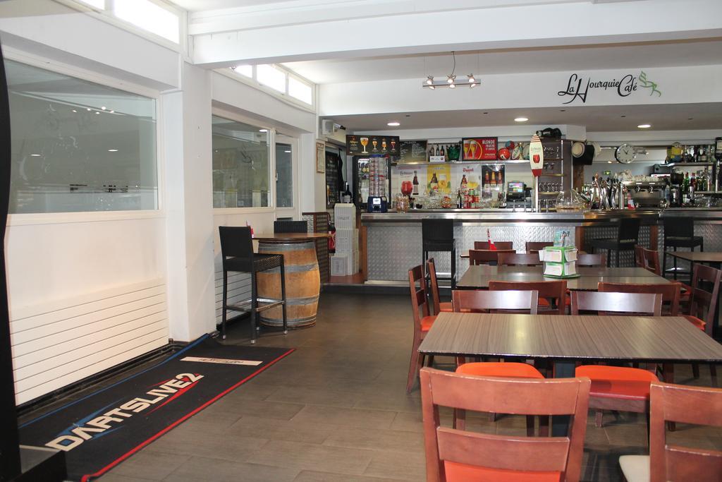 מלון Morlaas La Hourquie Cafe מראה חיצוני תמונה