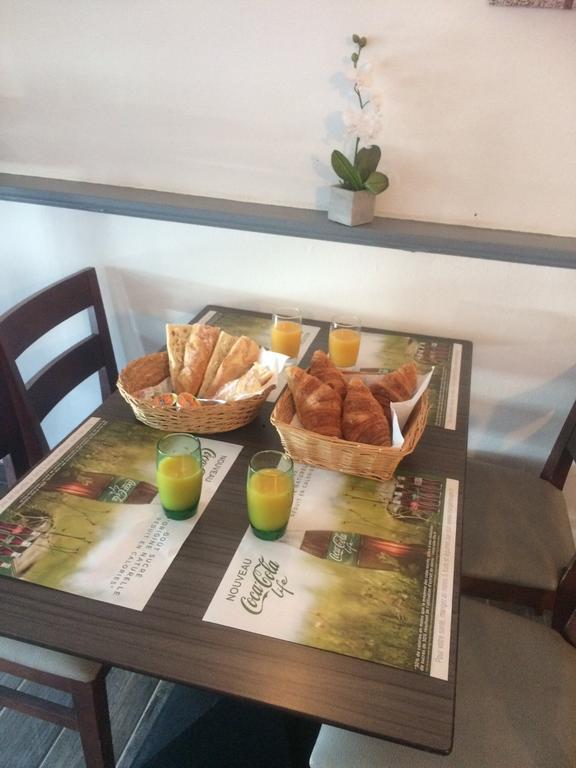 מלון Morlaas La Hourquie Cafe מראה חיצוני תמונה
