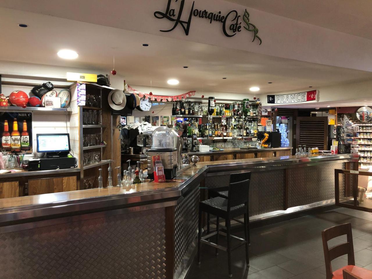 מלון Morlaas La Hourquie Cafe מראה חיצוני תמונה